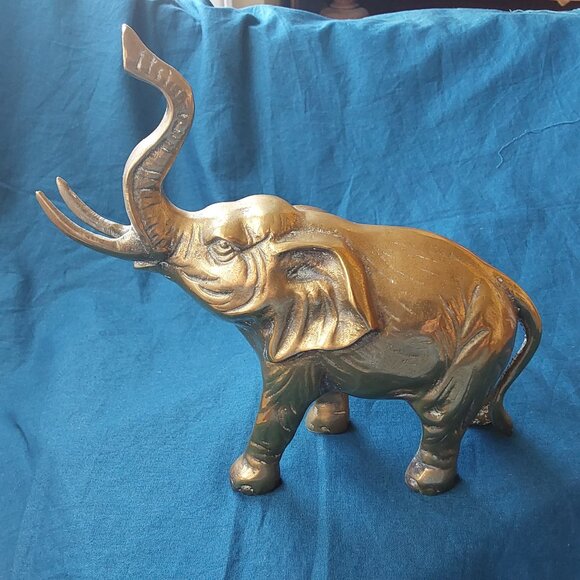 Large vintage brass elephant 19 cm high detailed - Picture 1 of 9